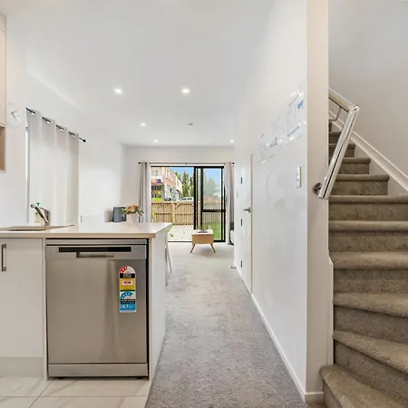 Cozy Brand New Townhouse 1-2